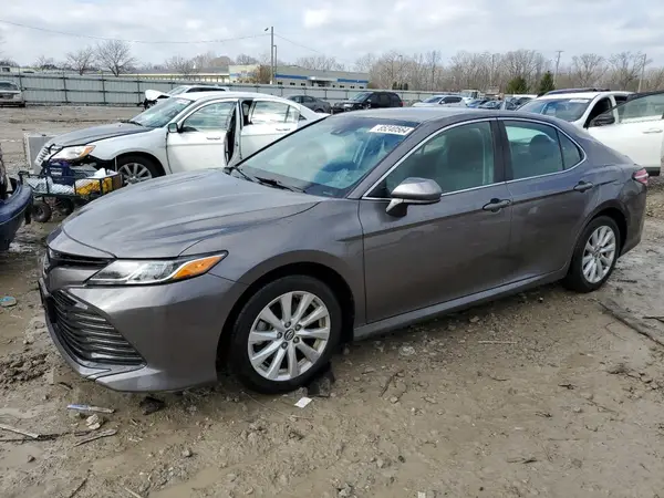 4T1B11HK3JU085035 2018 TOYOTA CAMRY - Image 1