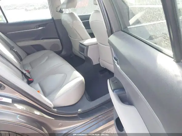 4T1B11HK3JU086766 2018 TOYOTA CAMRY - Image 8