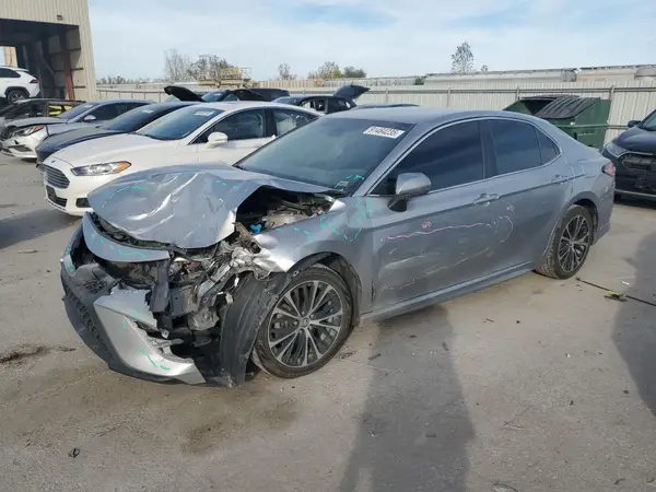 4T1B11HK3JU087724 2018 TOYOTA CAMRY - Image 1