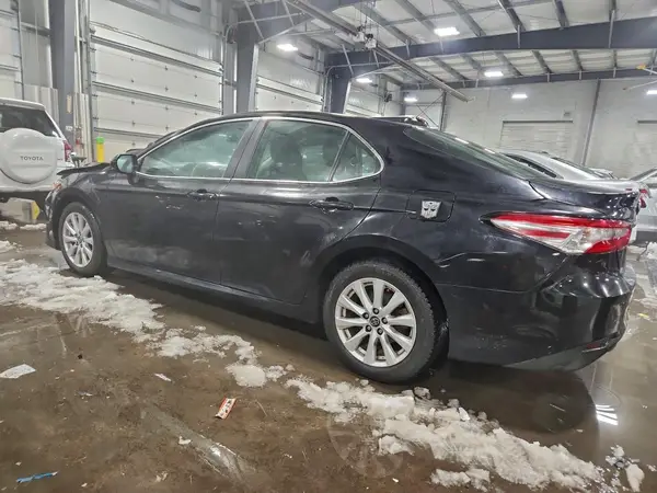 4T1B11HK3JU088064 2018 TOYOTA CAMRY - Image 2