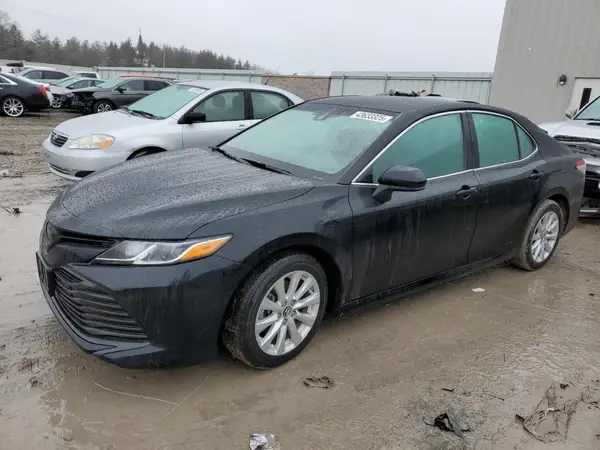 4T1B11HK3JU090316 2018 TOYOTA CAMRY - Image 1