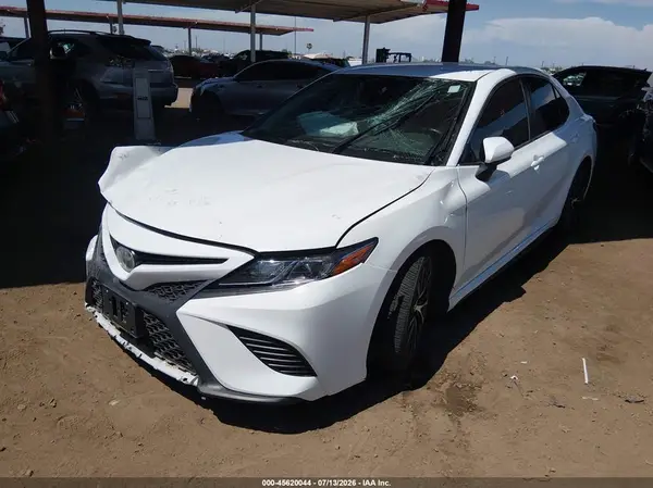 4T1B11HK3JU096570 2018 TOYOTA CAMRY - Image 2