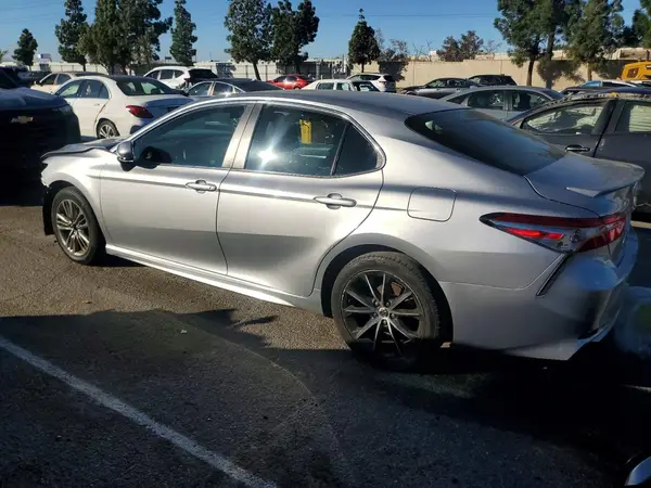4T1B11HK3JU097296 2018 TOYOTA CAMRY - Image 2