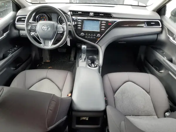4T1B11HK3JU097802 2018 TOYOTA CAMRY - Image 8