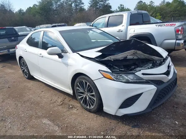 4T1B11HK3JU097816 2018 TOYOTA CAMRY - Image 1