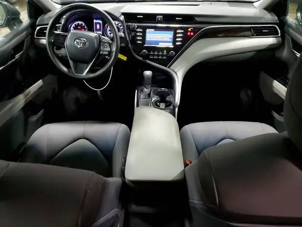 4T1B11HK3JU098142 2018 TOYOTA CAMRY - Image 8