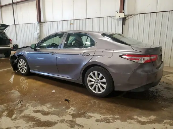 4T1B11HK3JU099193 2018 TOYOTA CAMRY - Image 2