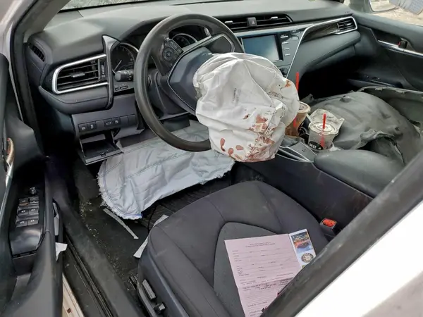 4T1B11HK3JU099811 2018 TOYOTA CAMRY - Image 8