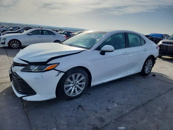 4T1B11HK3JU101055 2018 TOYOTA CAMRY - Image 1