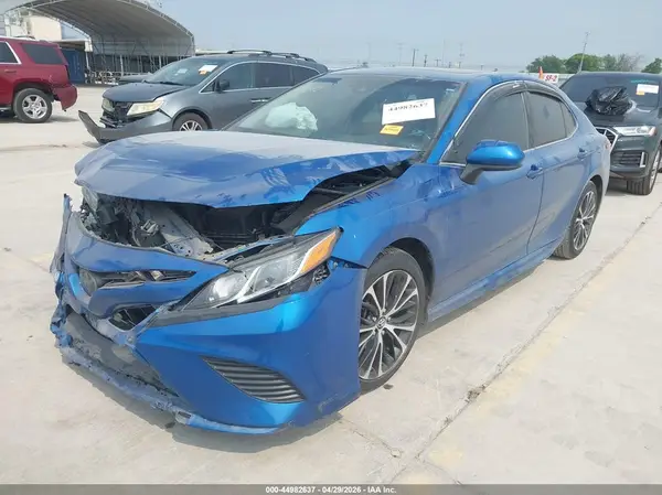 4T1B11HK3JU103193 2018 TOYOTA CAMRY - Image 2