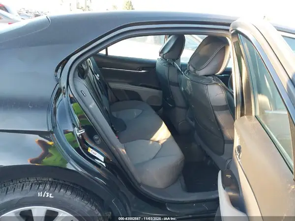 4T1B11HK3JU103355 2018 TOYOTA CAMRY - Image 8