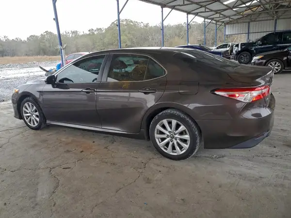 4T1B11HK3JU103453 2018 TOYOTA CAMRY - Image 2