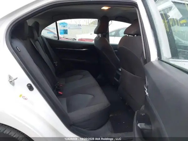 4T1B11HK3JU104604 2018 TOYOTA CAMRY - Image 8