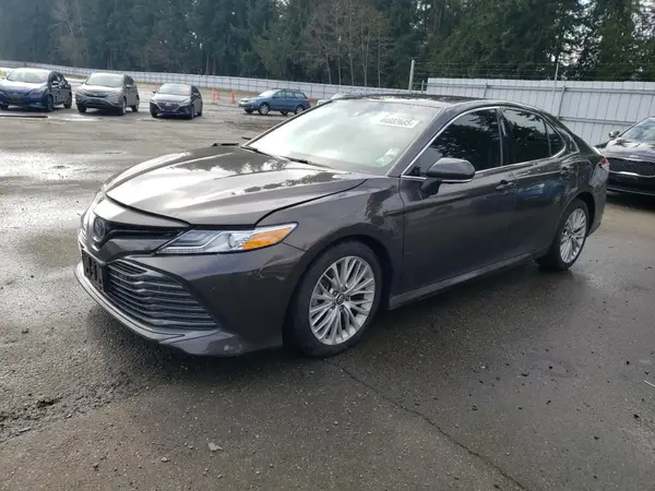 4T1B11HK3JU105087 2018 TOYOTA CAMRY - Image 1