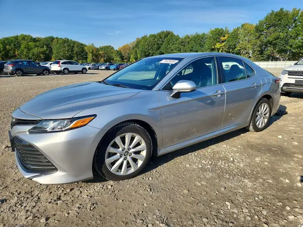 4T1B11HK3JU106076 2018 TOYOTA CAMRY - Image 1