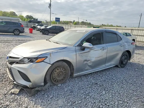4T1B11HK3JU110841 2018 TOYOTA CAMRY - Image 1
