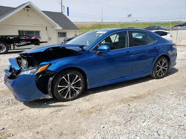 4T1B11HK3JU110869 2018 TOYOTA CAMRY - Image 1