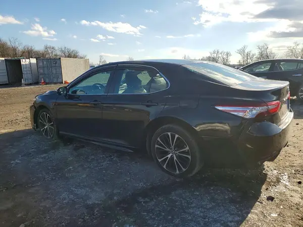 4T1B11HK3JU111634 2018 TOYOTA CAMRY - Image 2