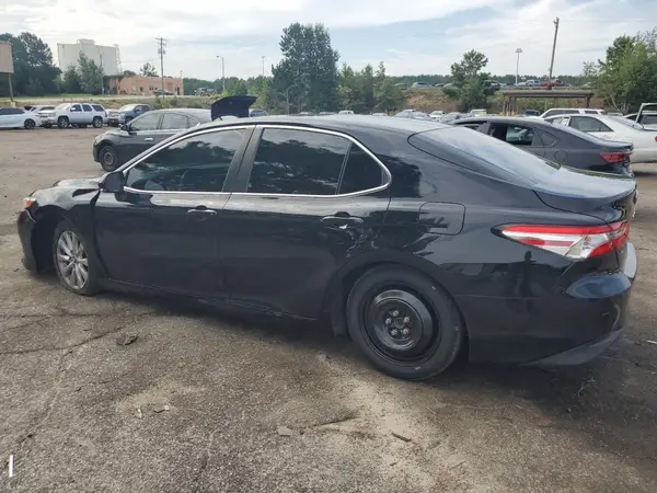 4T1B11HK3JU112234 2018 TOYOTA CAMRY - Image 2