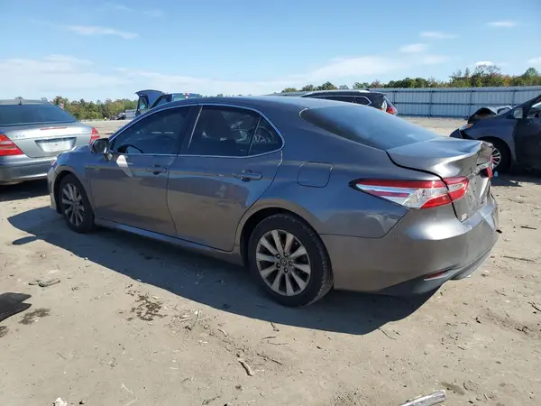 4T1B11HK3JU112556 2018 TOYOTA CAMRY - Image 2