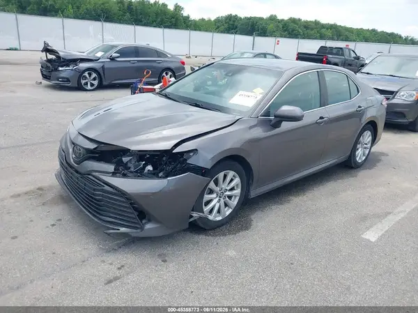 4T1B11HK3JU113271 2018 TOYOTA CAMRY - Image 2