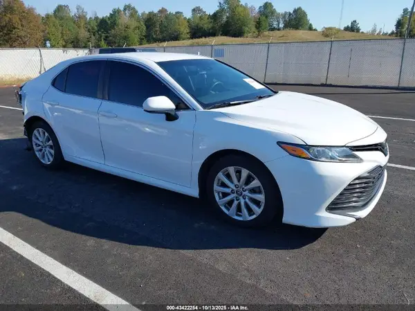 4T1B11HK3JU113450 2018 TOYOTA CAMRY - Image 1