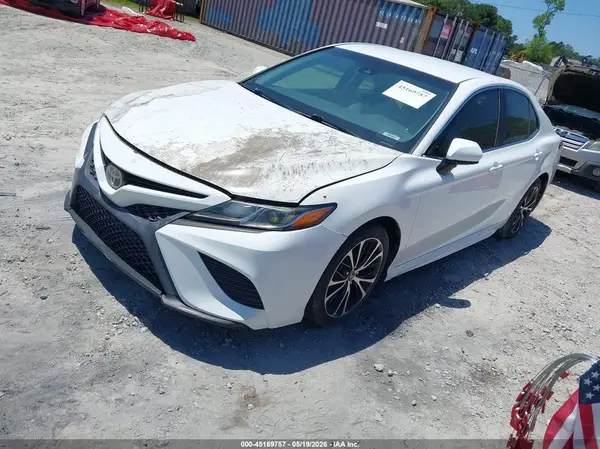 4T1B11HK3JU115845 2018 TOYOTA CAMRY - Image 2