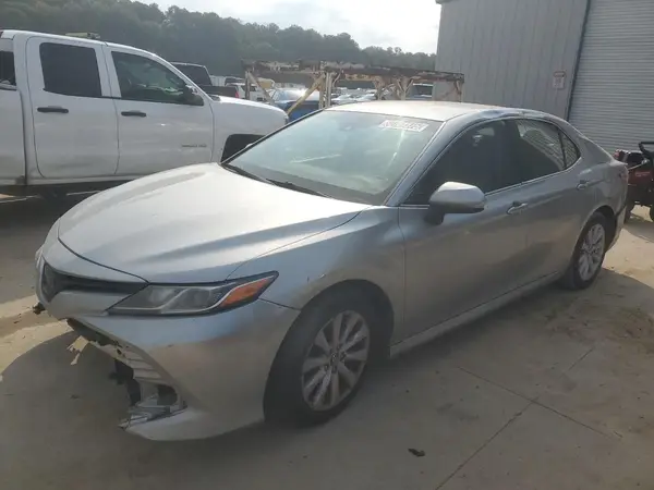 4T1B11HK3JU116056 2018 TOYOTA CAMRY - Image 1