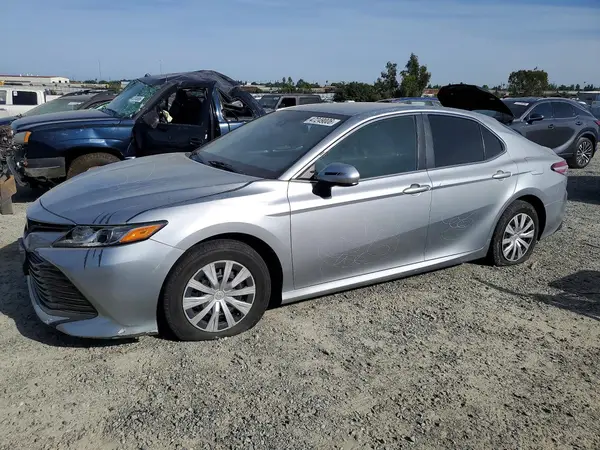 4T1B11HK3JU116803 2018 TOYOTA CAMRY - Image 1