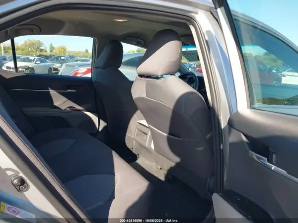 4T1B11HK3JU117725 2018 TOYOTA CAMRY - Image 8