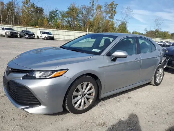 4T1B11HK3JU122374 2018 TOYOTA CAMRY - Image 1
