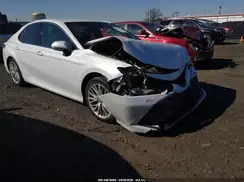 4T1B11HK3JU124738 2018 TOYOTA CAMRY