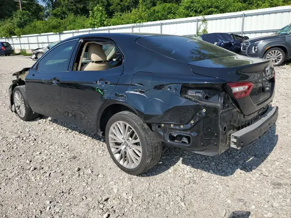 4T1B11HK3JU125131 2018 TOYOTA CAMRY - Image 2