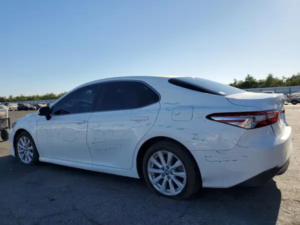4T1B11HK3JU125453 2018 TOYOTA CAMRY - Image 2