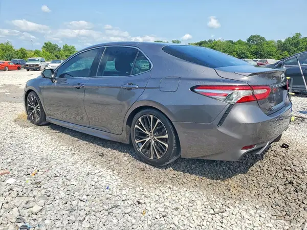 4T1B11HK3JU126795 2018 TOYOTA CAMRY - Image 2