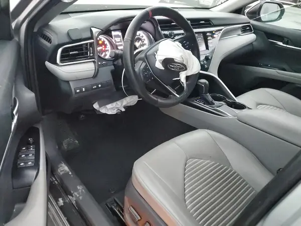 4T1B11HK3JU127560 2018 TOYOTA CAMRY - Image 8