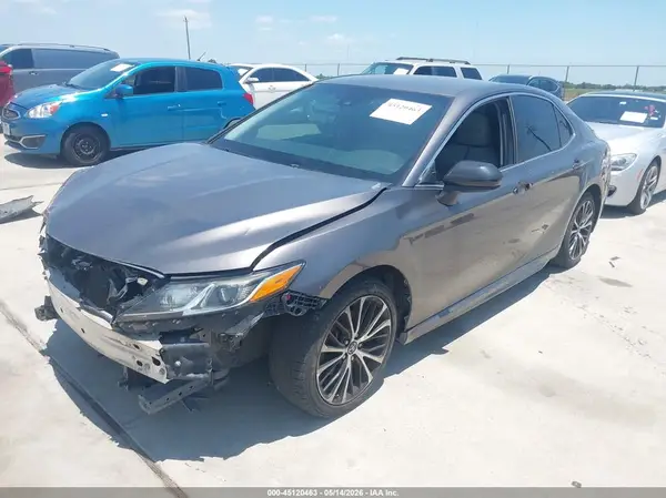 4T1B11HK3JU128451 2018 TOYOTA CAMRY - Image 2