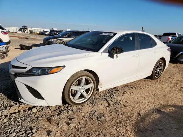 4T1B11HK3JU128756 2018 TOYOTA CAMRY - Image 1