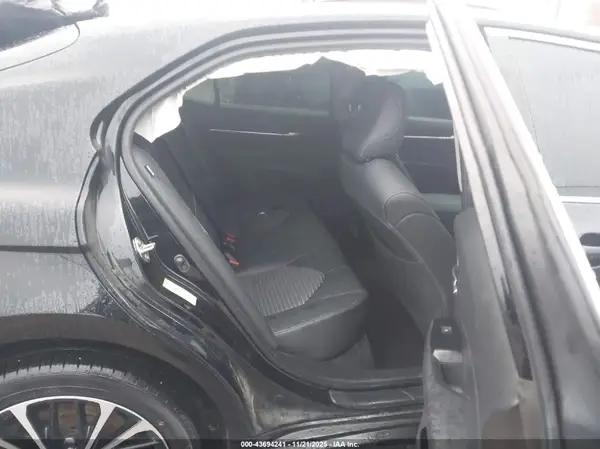 4T1B11HK3JU129048 2018 TOYOTA CAMRY - Image 8
