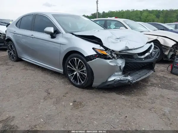 4T1B11HK3JU129549 2018 TOYOTA CAMRY - Image 1
