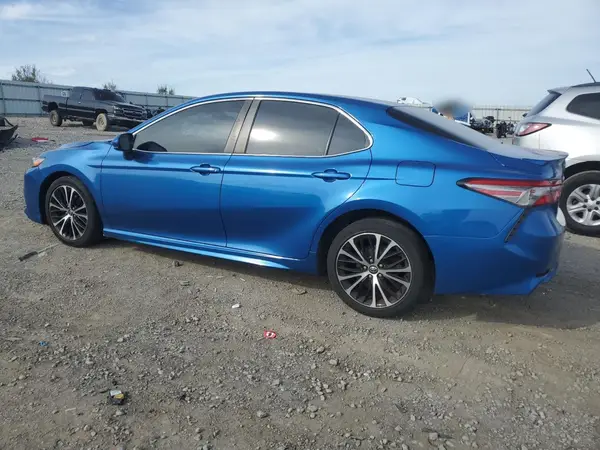 4T1B11HK3JU131639 2018 TOYOTA CAMRY - Image 2