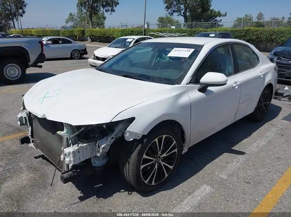 4T1B11HK3JU133245 2018 TOYOTA CAMRY - Image 2