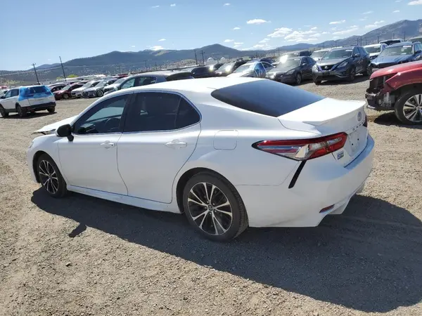 4T1B11HK3JU134847 2018 TOYOTA CAMRY - Image 2