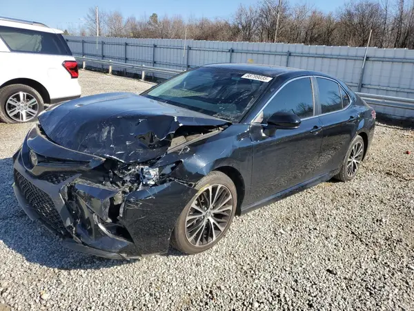 4T1B11HK3JU135304 2018 TOYOTA CAMRY - Image 1