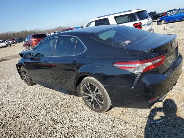 4T1B11HK3JU135304 2018 TOYOTA CAMRY - Image 2