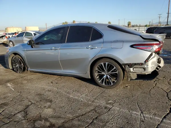 4T1B11HK3JU135528 2018 TOYOTA CAMRY - Image 2