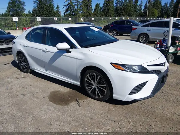 4T1B11HK3JU135934 2018 TOYOTA CAMRY - Image 1