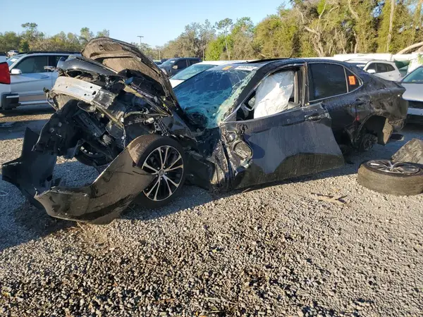 4T1B11HK3JU138252 2018 TOYOTA CAMRY - Image 1