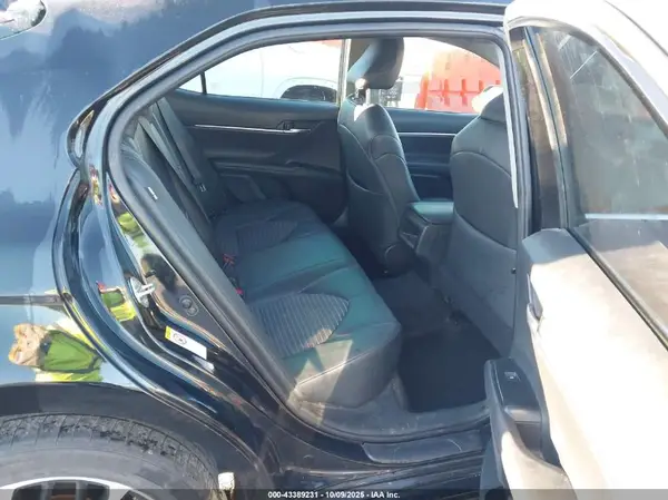 4T1B11HK3JU139238 2018 TOYOTA CAMRY - Image 8