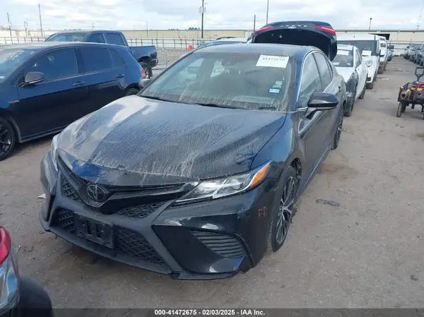 4T1B11HK3JU139935 2018 TOYOTA CAMRY - Image 2